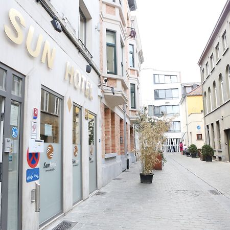 ซันโฮเต็ล Hotel Saint-Gilles ภายนอก รูปภาพ