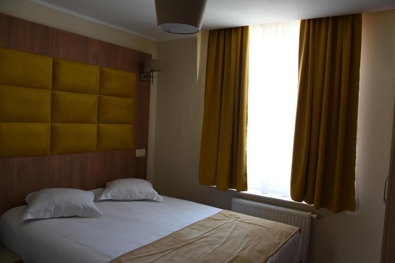 ซันโฮเต็ล Hotel Saint-Gilles ภายนอก รูปภาพ