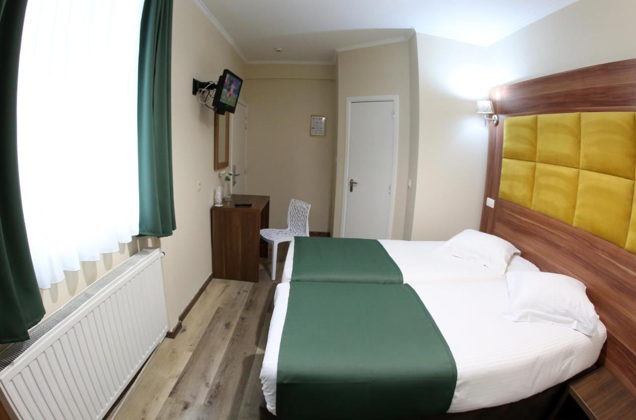 ซันโฮเต็ล Hotel Saint-Gilles ภายนอก รูปภาพ