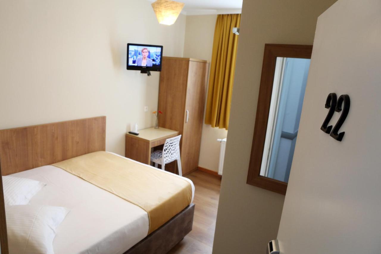 ซันโฮเต็ล Hotel Saint-Gilles ภายนอก รูปภาพ