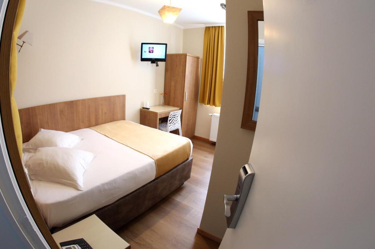 ซันโฮเต็ล Hotel Saint-Gilles ภายนอก รูปภาพ