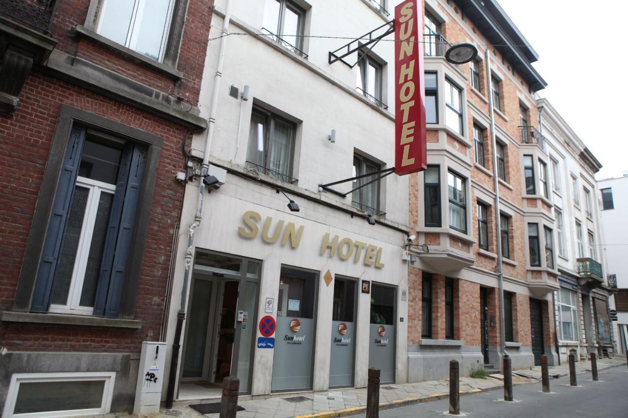 ซันโฮเต็ล Hotel Saint-Gilles ภายนอก รูปภาพ